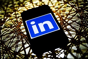 LinkedIn Profile Writing Tips To Make You Standout